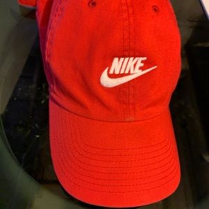 Nike dad hat never used